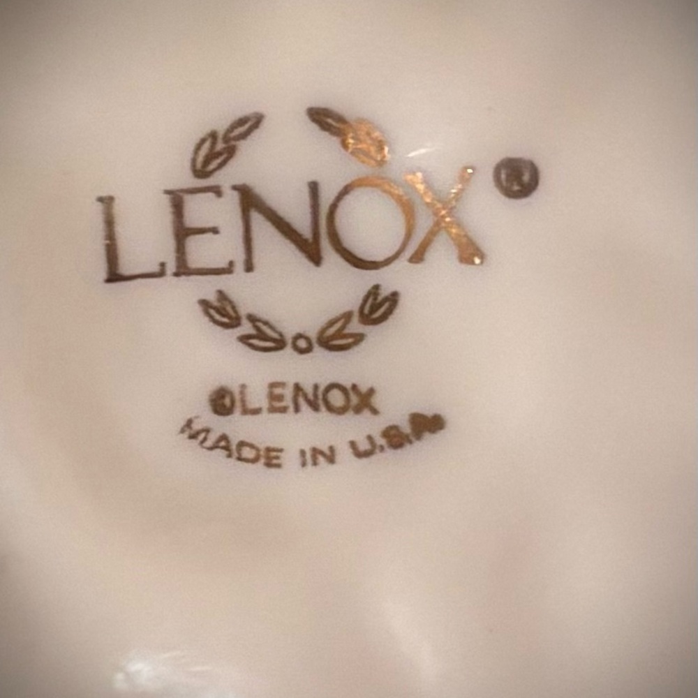 PART OF THE VINTAGE HEART SHAPED COLLECTION FROM LENOX. DISCONTINUED - Picture 8 of 8
